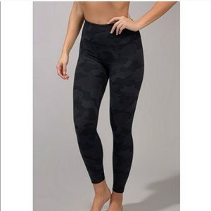 Yogalicious Lux High Waist Camo Pocket 